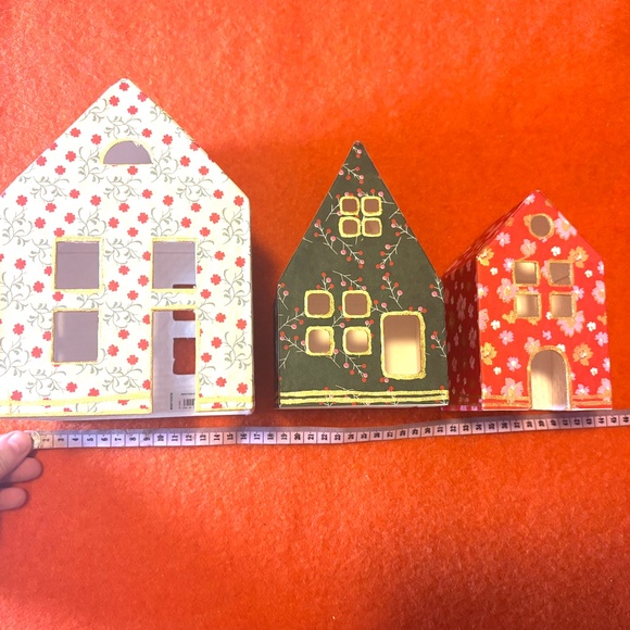 Christmas village papier-mâché 3 cardboard houses set NEW - Picture 4 of 12